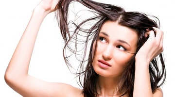 Жирне волосся – причини, догляд та хитрощі