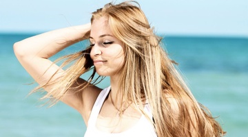 Як доглядати волосся влітку
