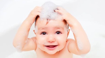На что обращать внимание при покупке шампуня для малышей